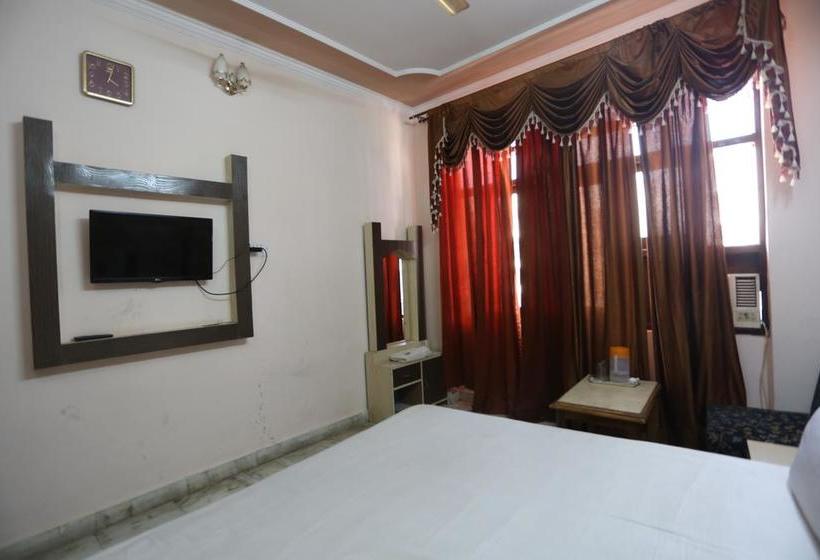 Hotel S In Holidays 6