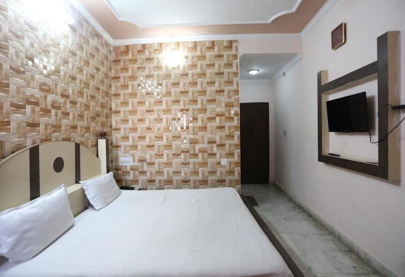 Hotel S In Holidays 7