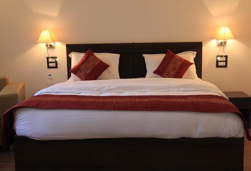 Hotel Chhutuk Heights Kargil