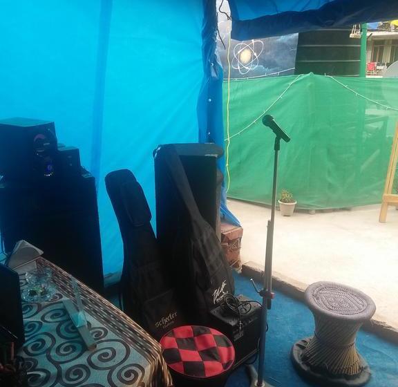 Hotel Cafe Gravity And Lodge 15