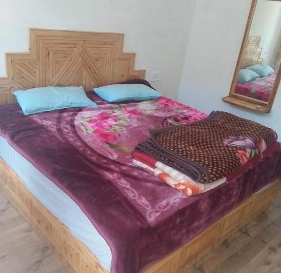 Hotel Cafe Gravity And Lodge 16