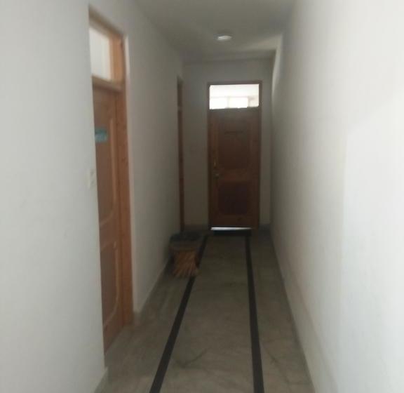 Hotel Cafe Gravity And Lodge 17