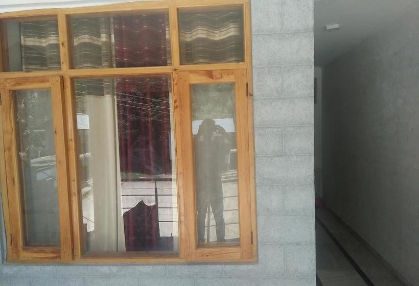 Hotel Cafe Gravity And Lodge 5