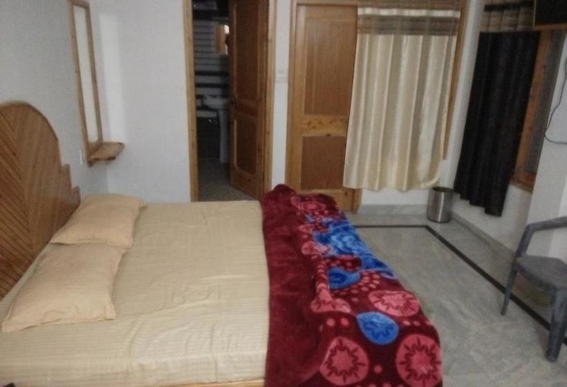 Hotel Cafe Gravity And Lodge 6