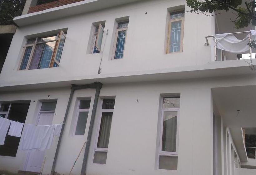 Hotel Flowerdale Villa 2