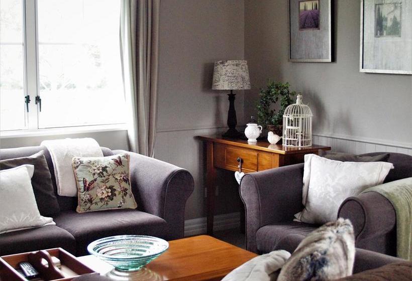 Hillsfield House Bed & Breakfast Marlborough 9