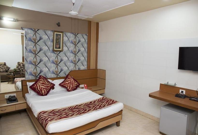 Hotel Oyo Rooms Bajrakabati Road 1