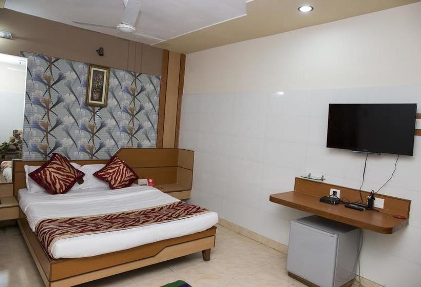 Hotel Oyo Rooms Bajrakabati Road 17
