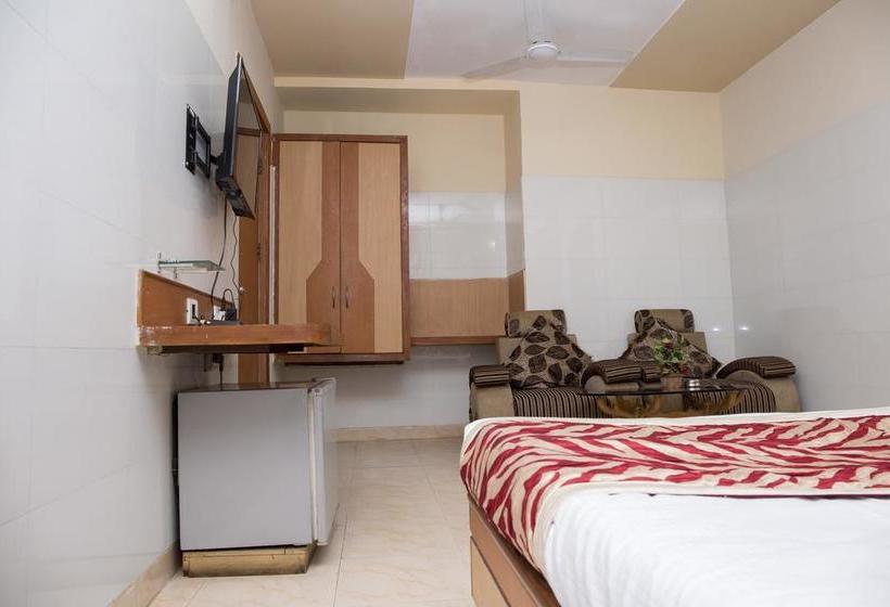 Hotel Oyo Rooms Bajrakabati Road 18