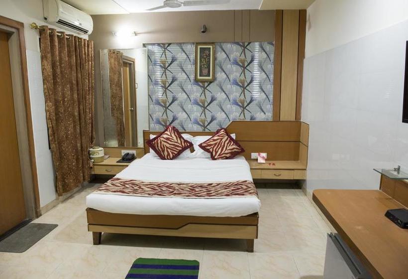 Hotel Oyo Rooms Bajrakabati Road 19