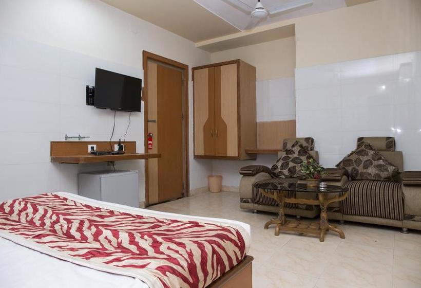 Hotel Oyo Rooms Bajrakabati Road 5