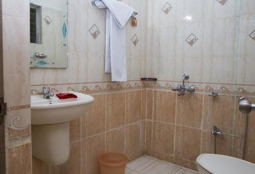 Hotel Oyo Rooms Bajrakabati Road 7