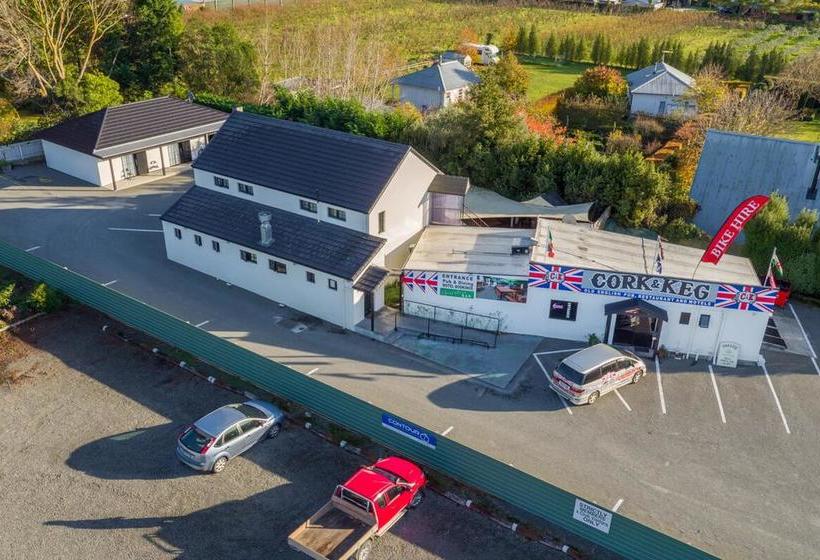 Motel Cork And Keg 13