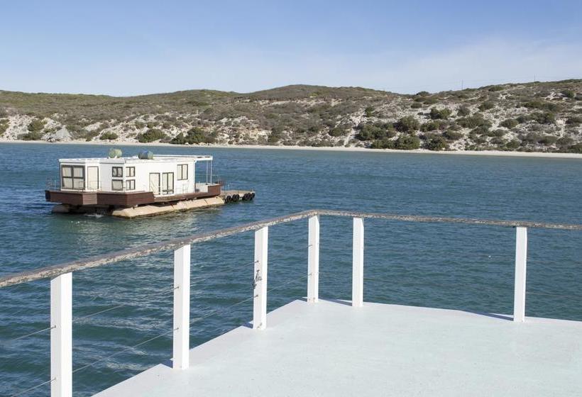 Hotel Kraalbaai Luxury House Boats 11