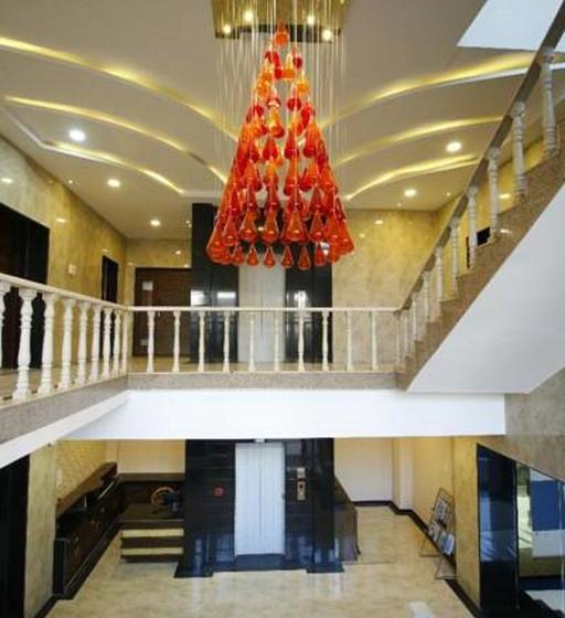 Hotel The Himalaya Park 10