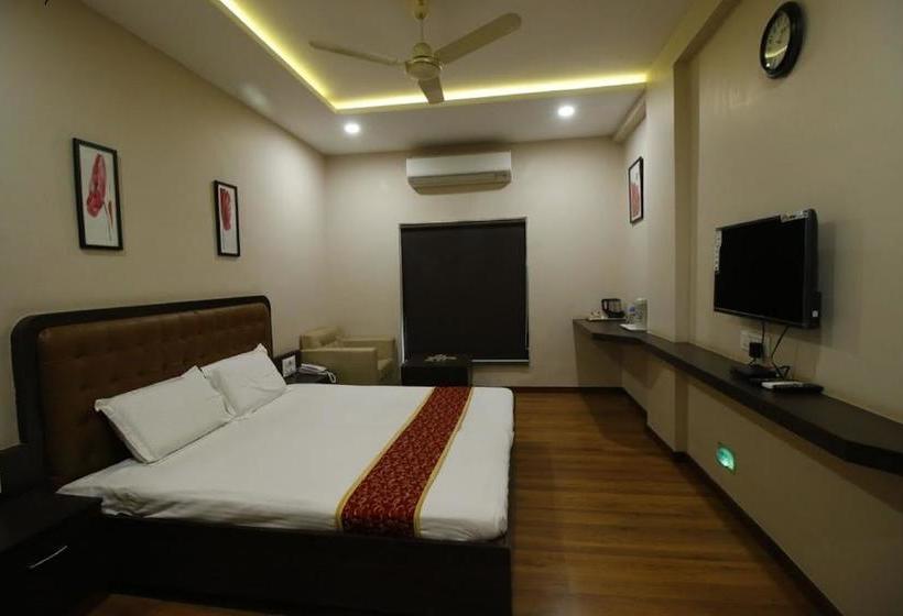 Hotel The Himalaya Park 6