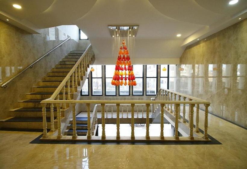 Hotel The Himalaya Park 9