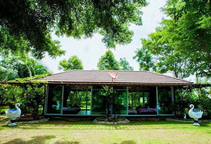 Sapphayaklangna Resort 16