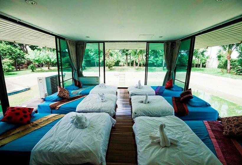 Sapphayaklangna Resort 9