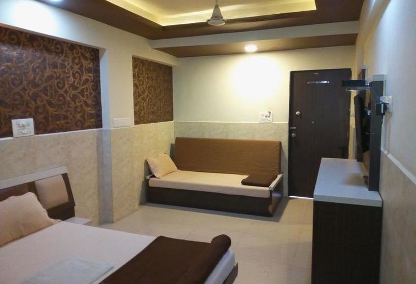Hotel Gokul 13