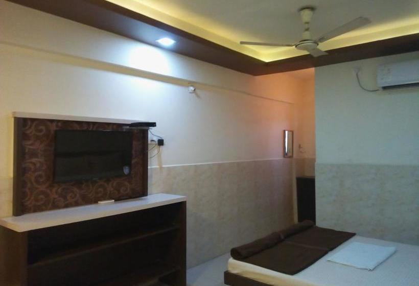 Hotel Gokul 15