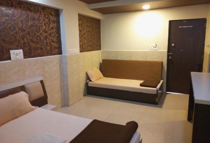 Hotel Gokul 16