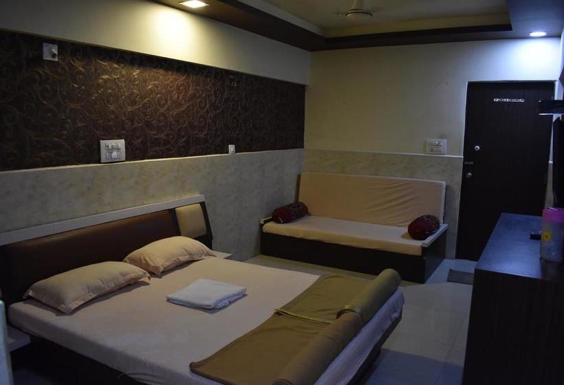 Hotel Gokul 4