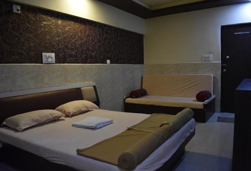 Hotel Gokul 6