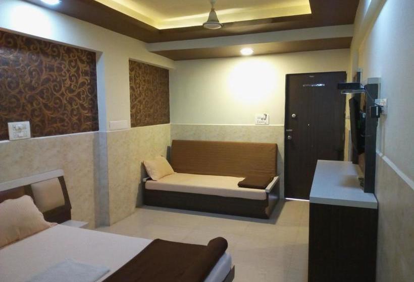 Hotel Gokul 9