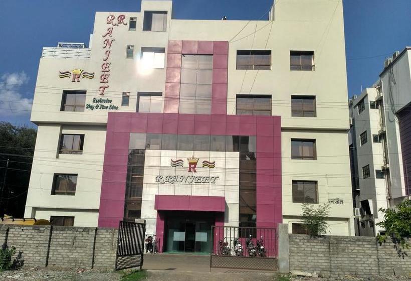 Hotel Ranjeet 6