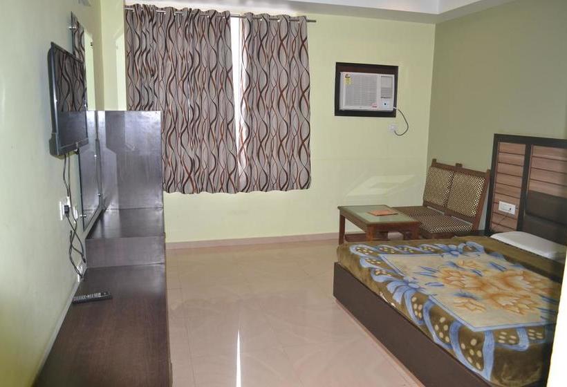 Hotel Kanta International Katra Jammu y Cachemira