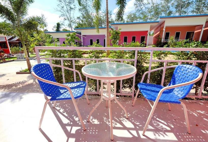 At Night Airport Resort 8