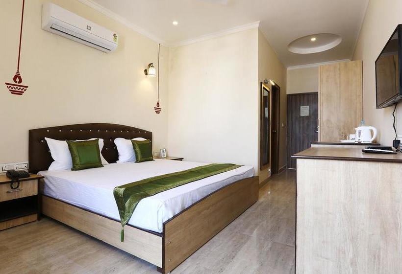 Hotel Treebo Blessing Bells 12