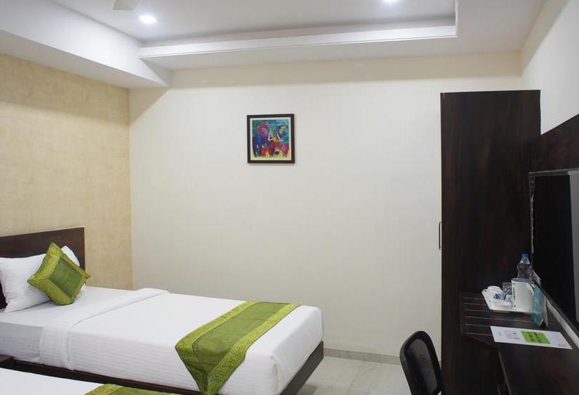 Hotel Treebo Celeste 4