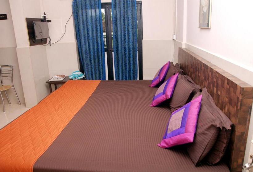 Hotel Travellers Inn 2