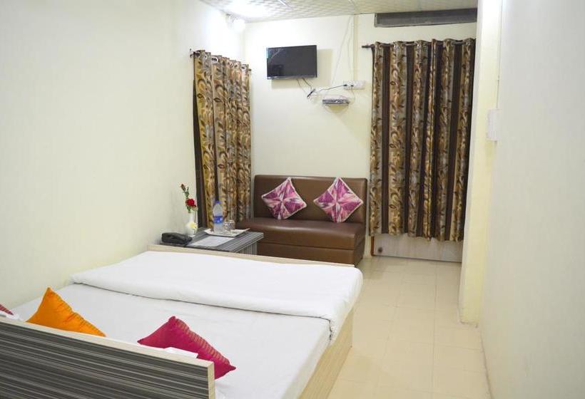 Bed and Breakfast Dhingra Residency 4