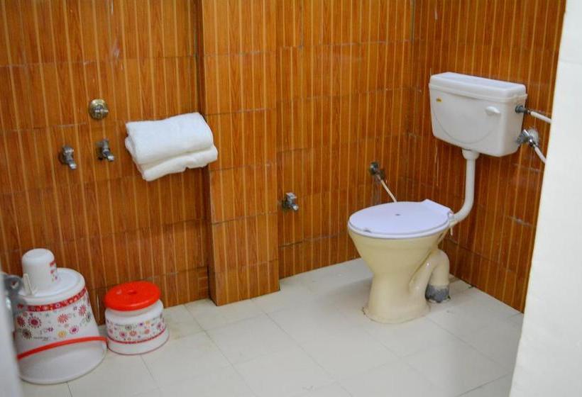 Bed and Breakfast Dhingra Residency 5