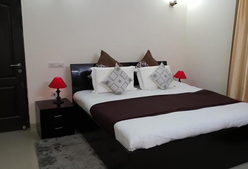 Bed and Breakfast Niketan Rooms Gurgaon 12