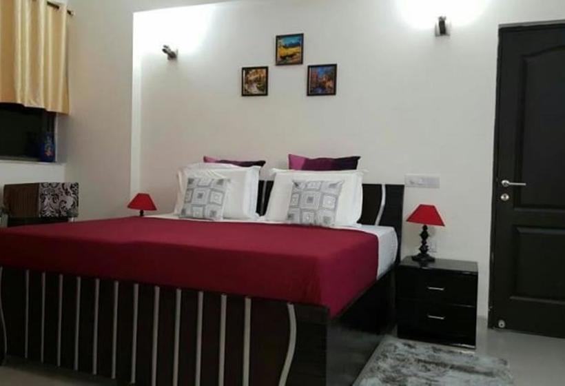 Bed and Breakfast Niketan Rooms Gurgaon 4