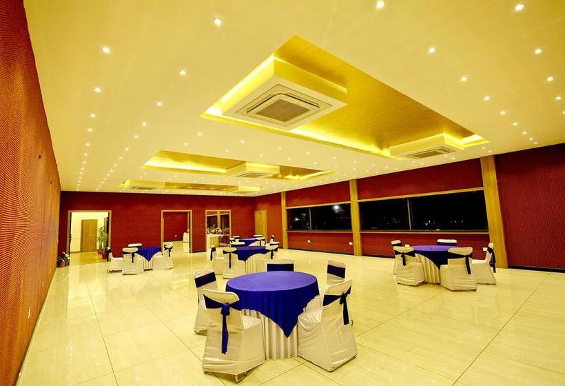 Hotel Fab Solaris Club & Resort 13