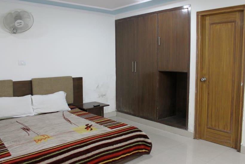 Hotel Prasanna Inn 12