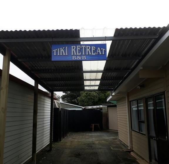 Bed and Breakfast Tiki Retreat 5