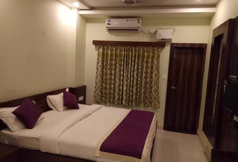 Hotel Shreedev Grand 18