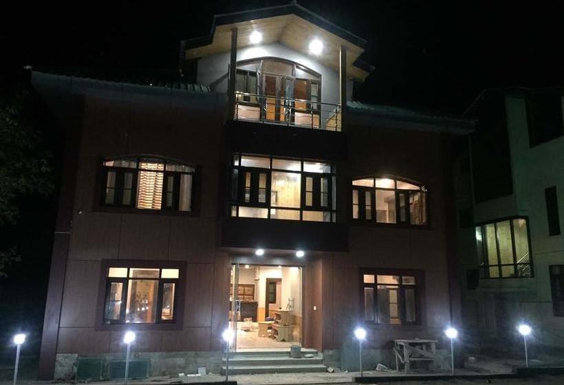 Hotel Moon View Resorts Pahalgam