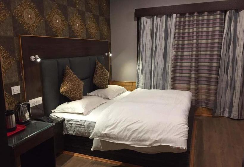 Hotel Moon View Resorts Pahalgam 1