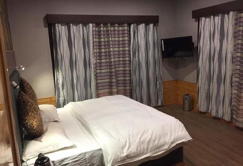 Hotel Moon View Resorts Pahalgam 3