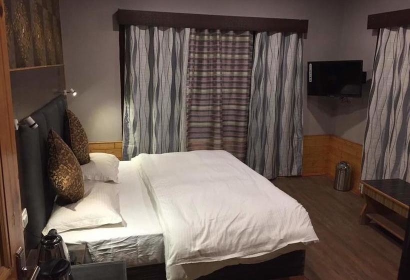 Hotel Moon View Resorts Pahalgam 4