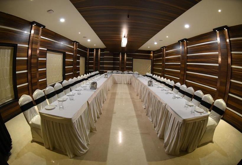 Hotel Grand Rajputana 17