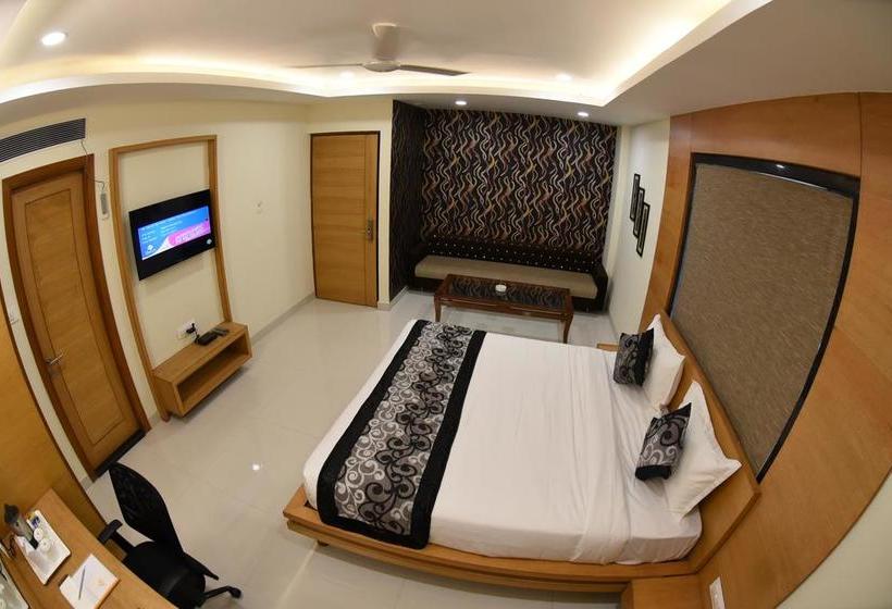 Hotel Grand Rajputana 8