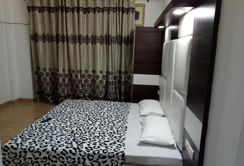 Hotel Yours Home Stay 11